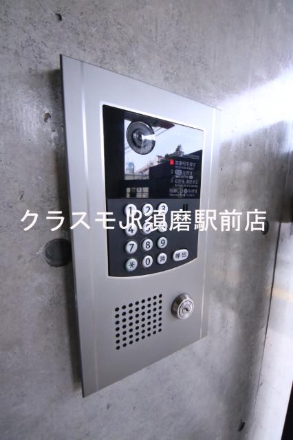16/23 エントランス
