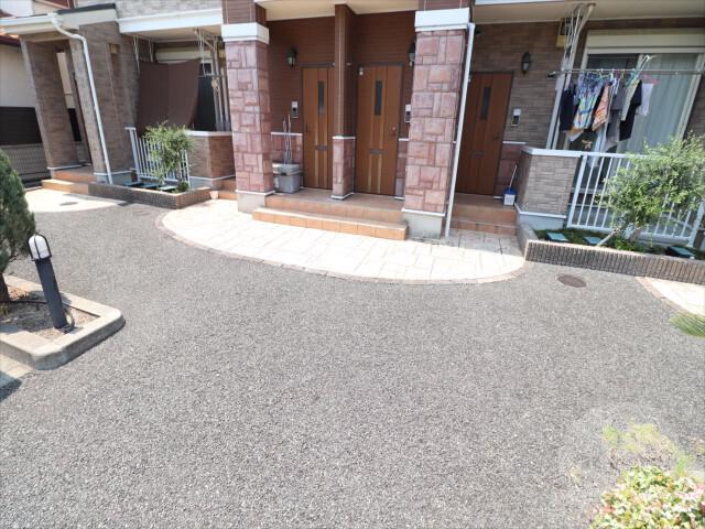 22/30 エントランス