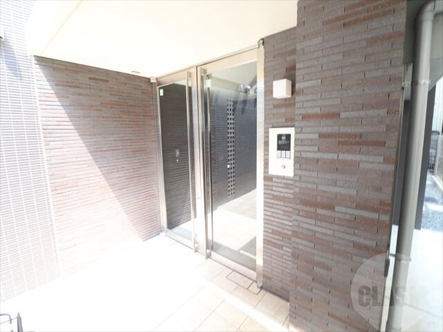 22/30 エントランス