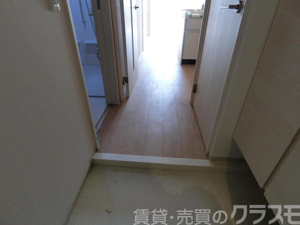 16/30 玄関
