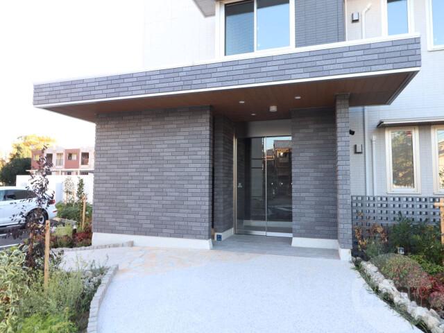 22/30 エントランス