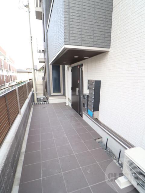 22/30 エントランス