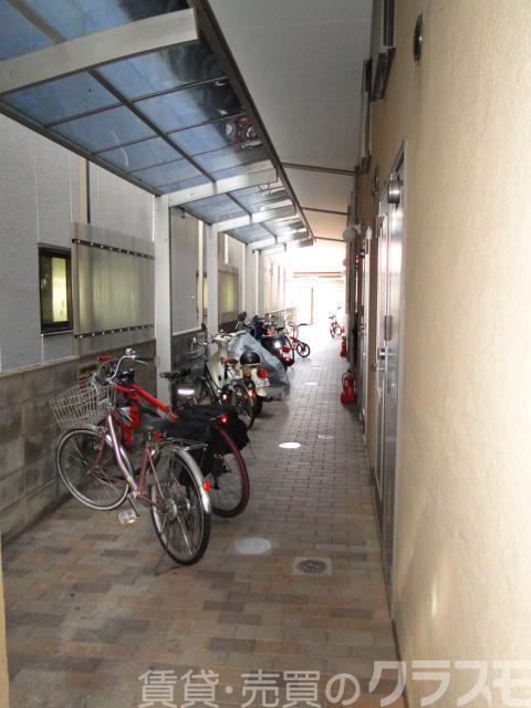 30/30 エントランス