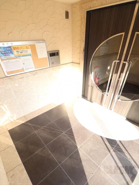 22/30 エントランス