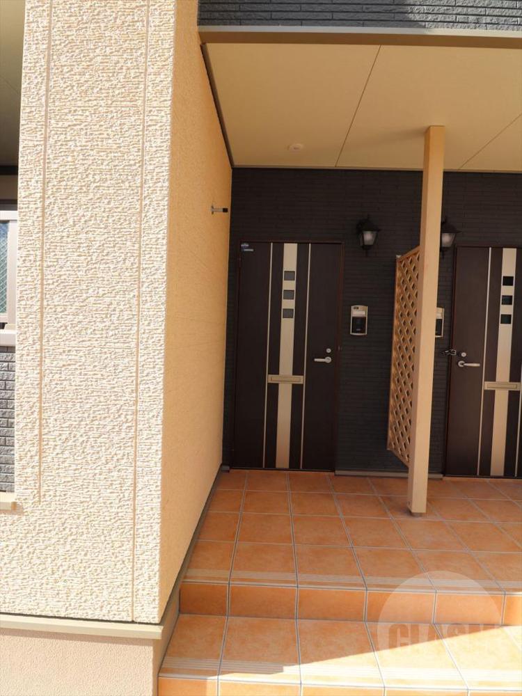 22/30 エントランス