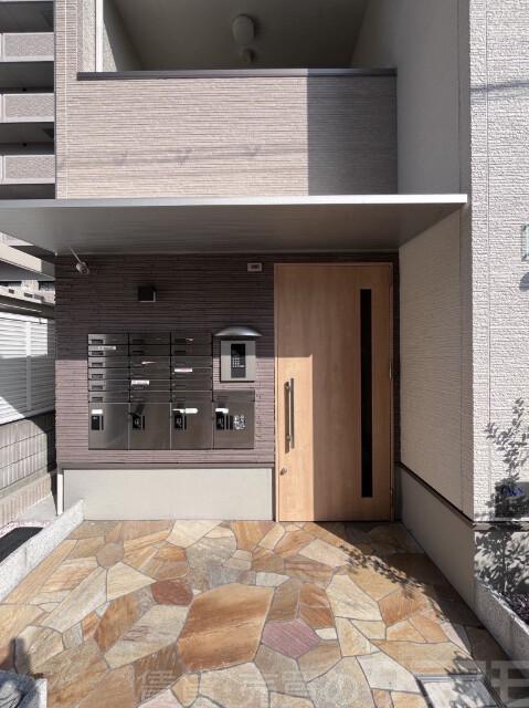 20/30 エントランス