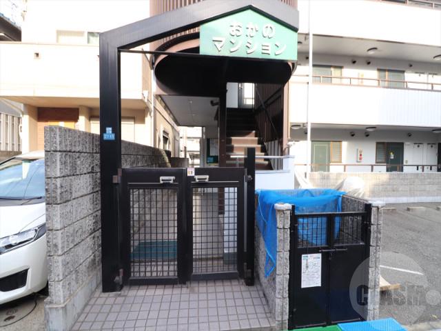 21/30 エントランス