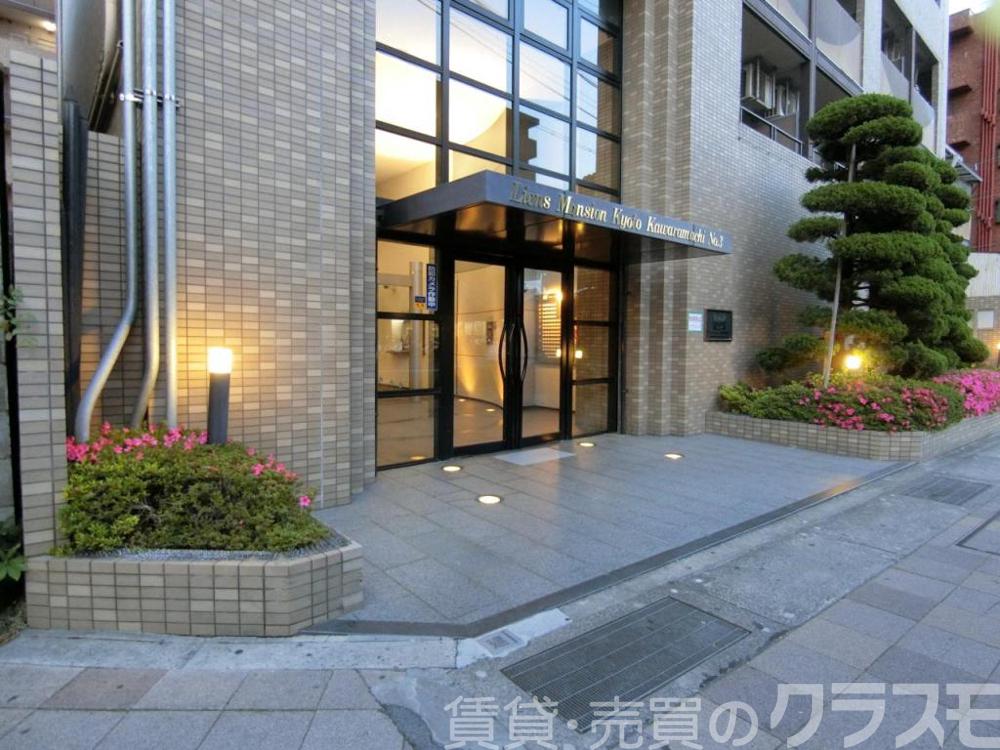 2/5 エントランス