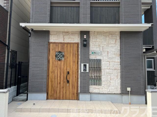 2/4 エントランス