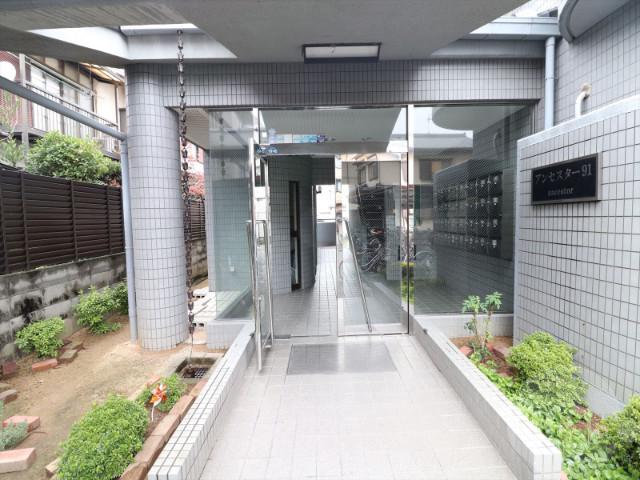 22/30 エントランス