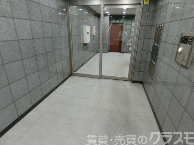 28/30 エントランス