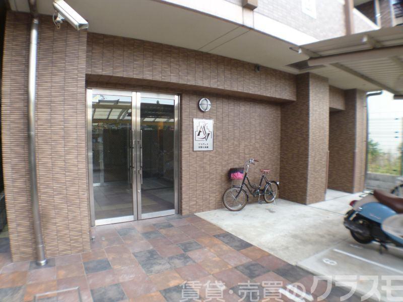 2/4 エントランス