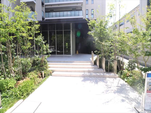 22/29 エントランス