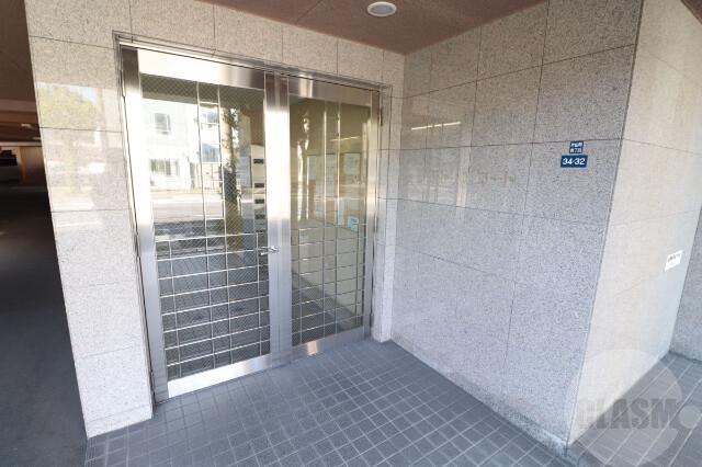 22/30 エントランス