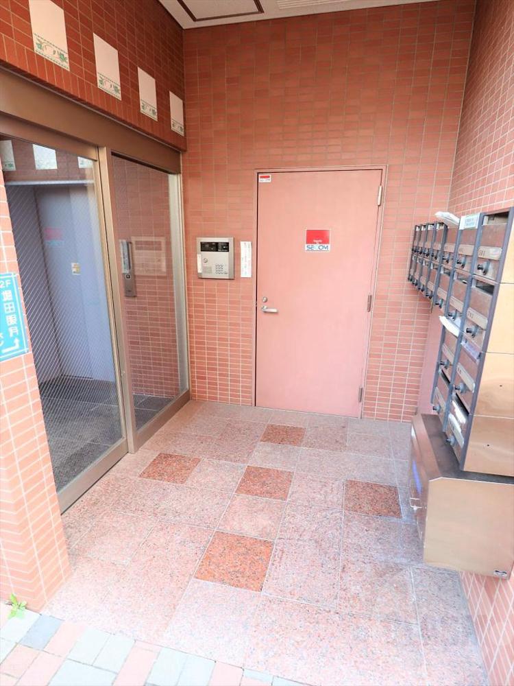 22/30 エントランス