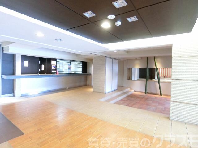 28/30 エントランス