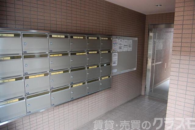 28/30 エントランス