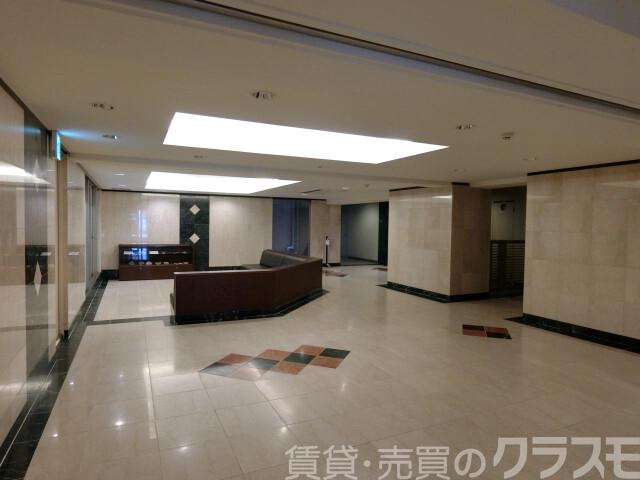 27/30 エントランス