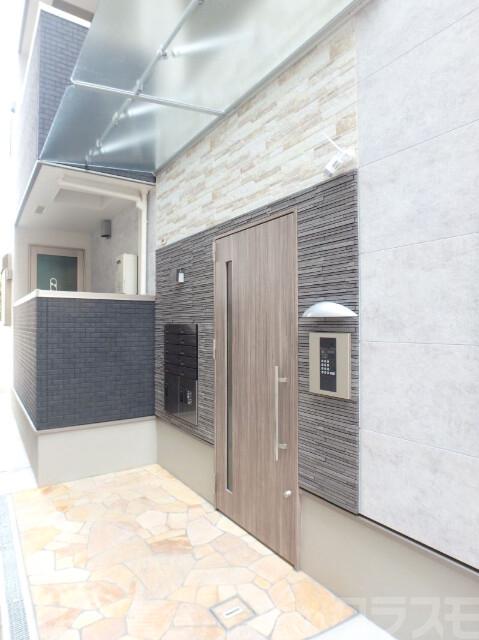 23/30 エントランス