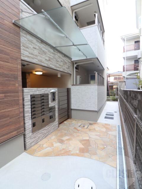 22/30 エントランス