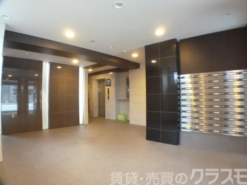 28/30 エントランス