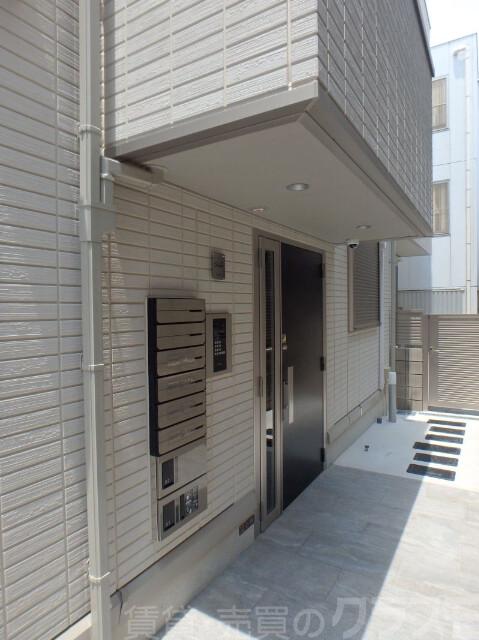 24/30 エントランス