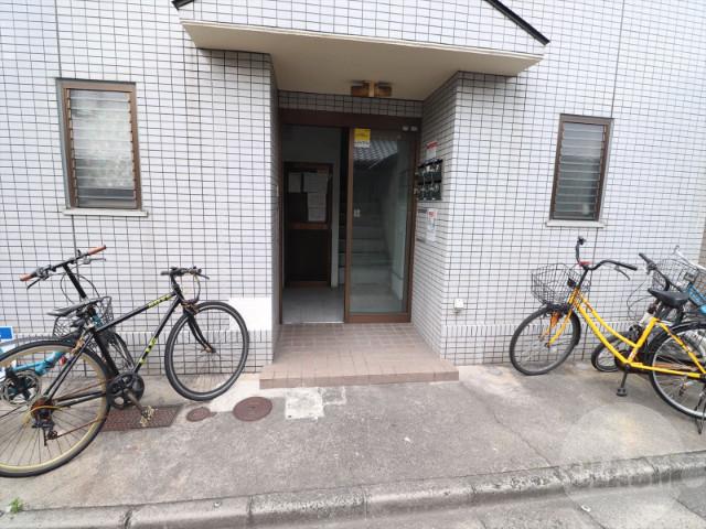 22/30 エントランス