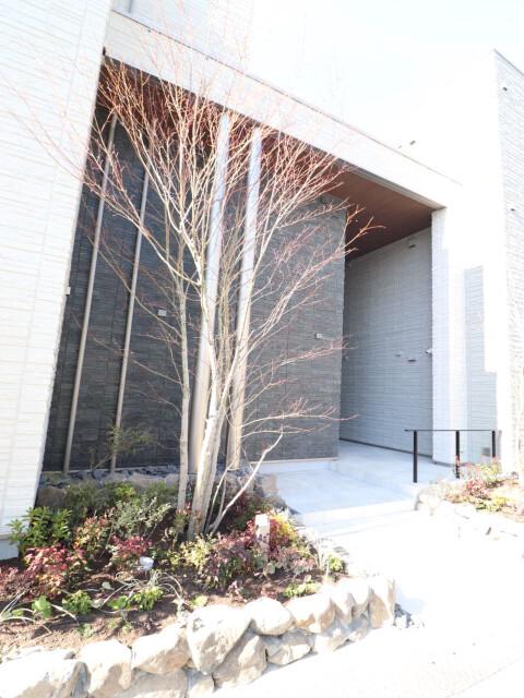 22/30 エントランス