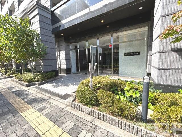 26/30 エントランス