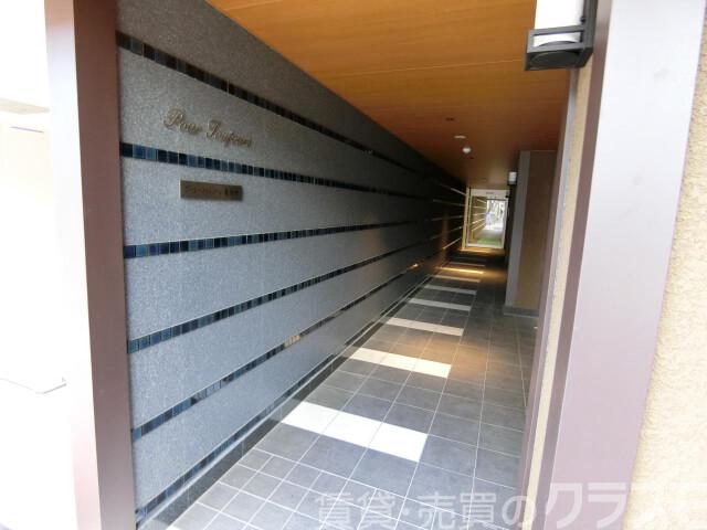 28/30 エントランス