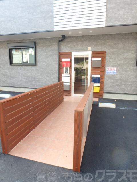 20/30 エントランス