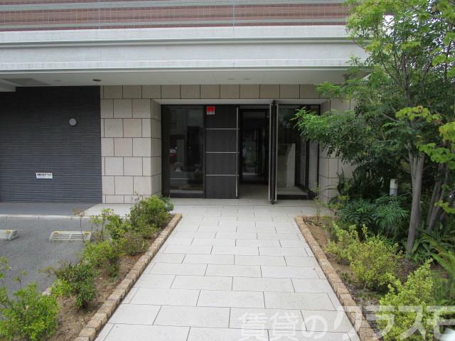 24/29 エントランス