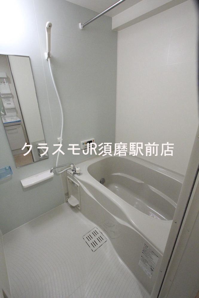 21/30 浴室