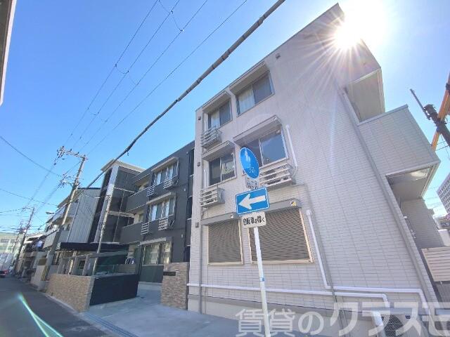 22/26 エントランス