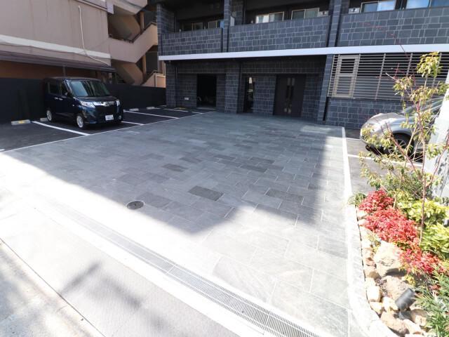 22/30 エントランス