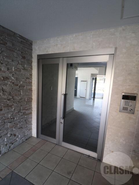 22/30 エントランス