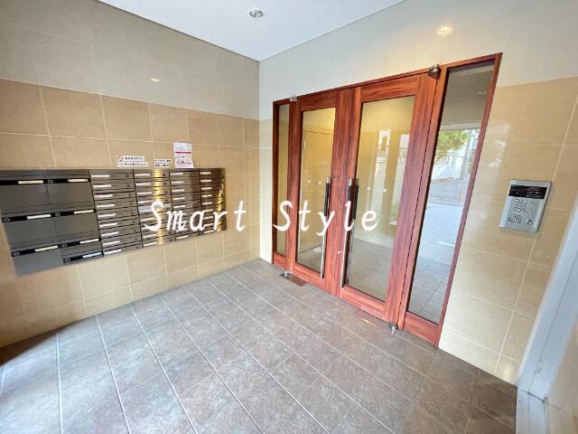 20/30 エントランス