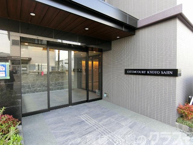 30/30 エントランス