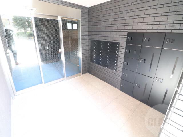 22/30 エントランス