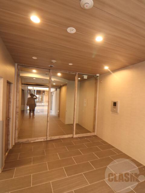 22/30 エントランス