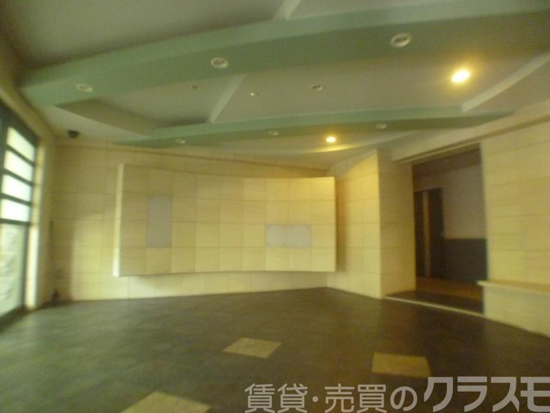 2/4 エントランス