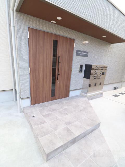 22/30 エントランス