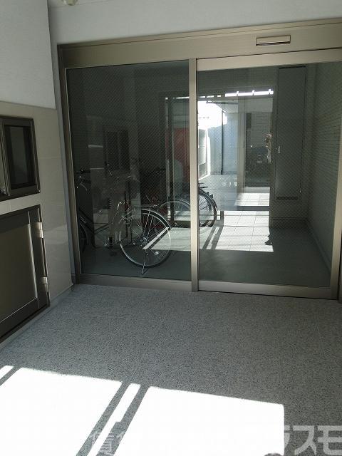 2/5 エントランス