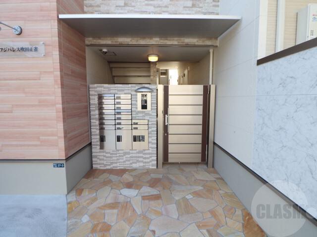 22/30 エントランス