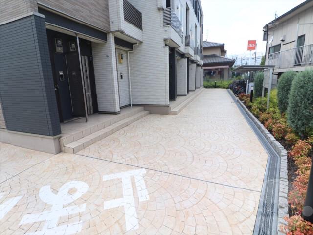 22/30 エントランス