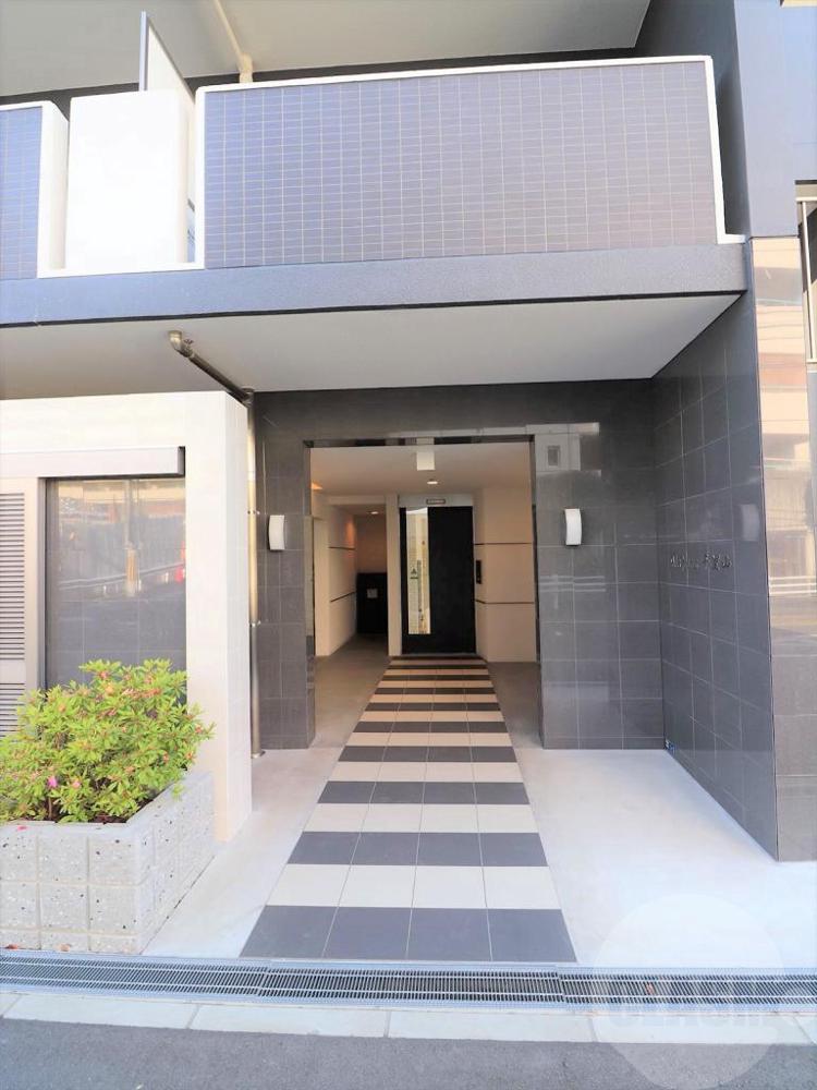 22/30 エントランス