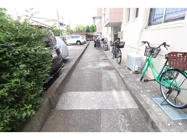 22/30 エントランス