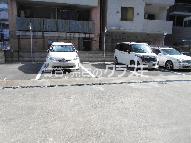 16/30 駐車場