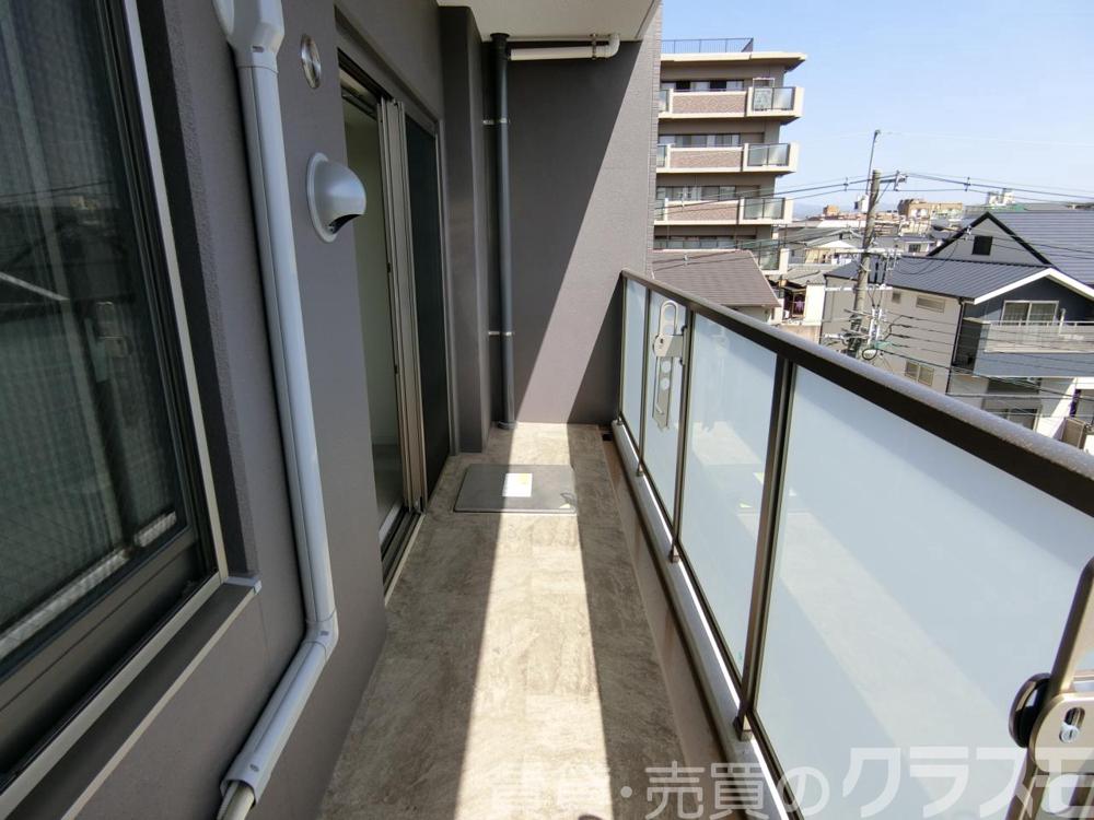 23/30 バルコニー