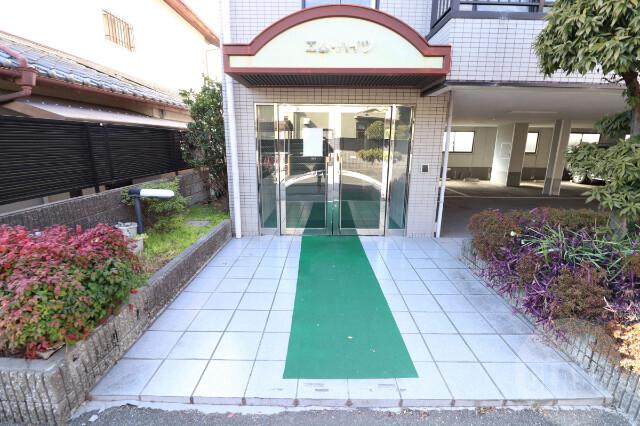 22/30 エントランス